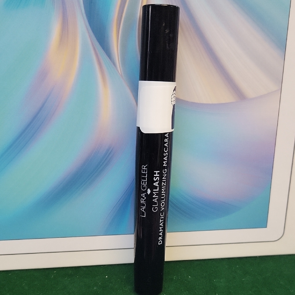 Laura Geller GlamLASH Dramatic Volumizing Mascara - Black New
